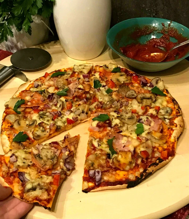 Pizza z tortilli