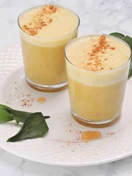 Wegańskie Złote Smoothie