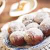 Tradycyjne pączki z różą