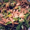 Sałatka z makaronem soba