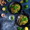 Makaron spaghetti z bazyliowym pesto