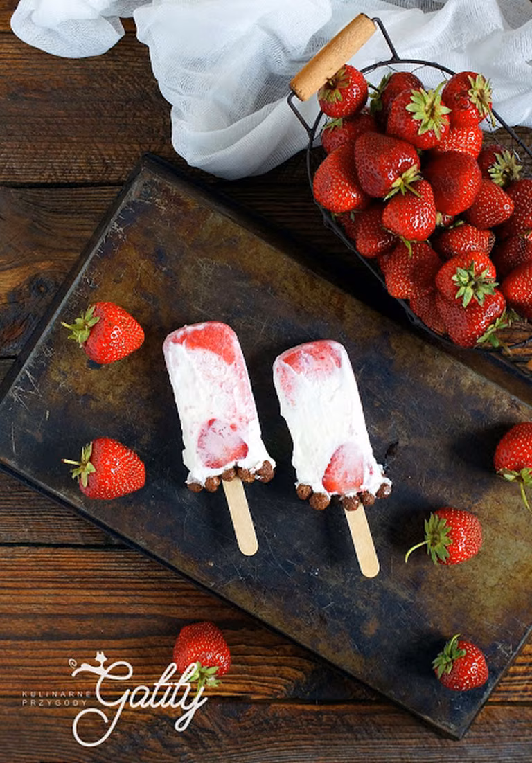 Domowe lody jogurtowo-truskawkowe  bez jajek