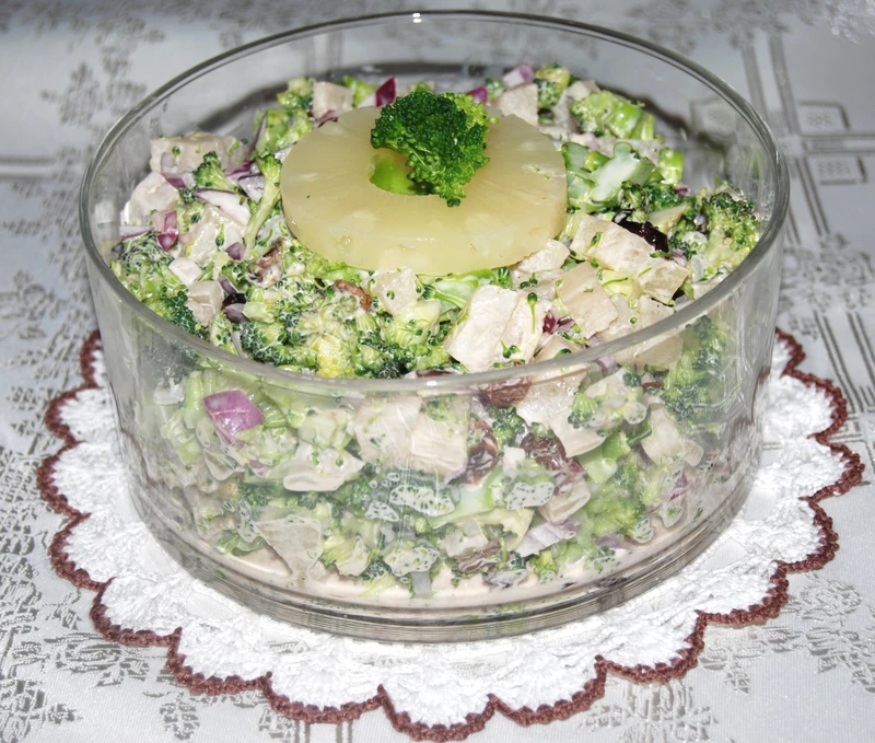 Sałatka brokułowa