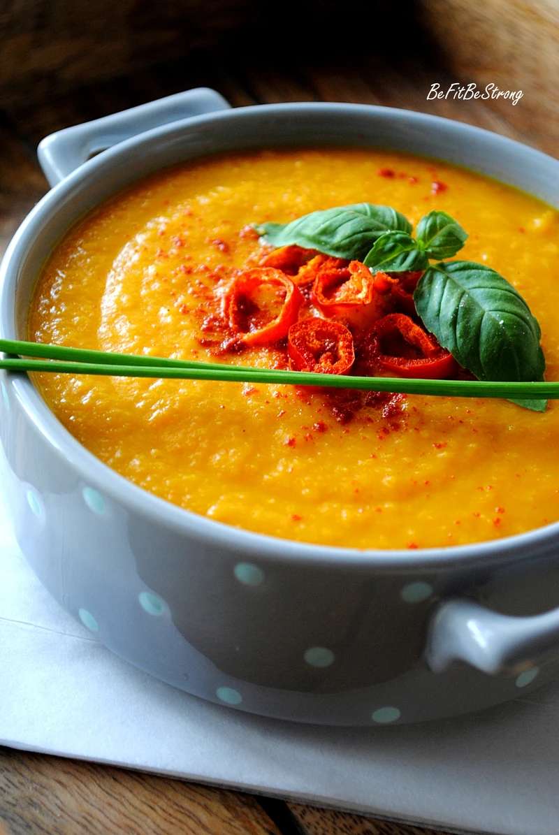 Zupa krem z marchewki i soczewicy z nutą chili