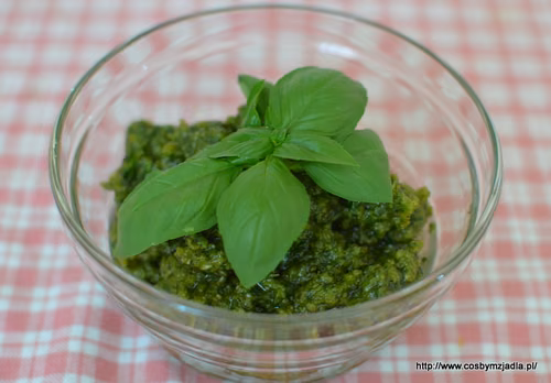 zielone pesto z bazylii