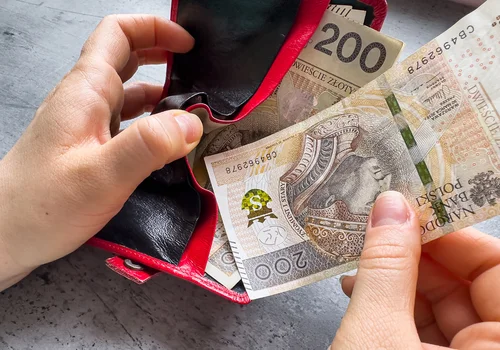 Jest decyzja rządu w sprawie płacy minimalnej w 2026 roku! O tyle wzrosną wypłaty Polaków