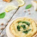 CYTRYNOWY HUMMUS Z BAZYLIĄ