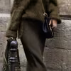 Stylizacja w kolorze khaki