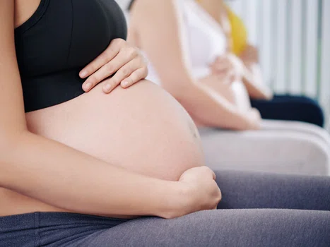 Czy w ciąży warto się zapisać do szkoły rodzenia? Czy szkoła rodzenia jest darmowa?