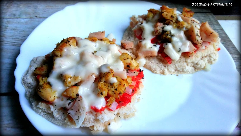 Szybkie pizzerinki pieczone bez drożdży