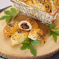 Pieczone pierogi z kaczką i karmelizowaną cebulą z żurawiną