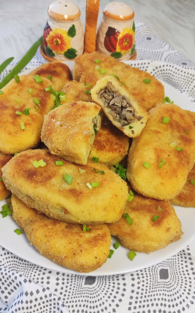 Kotlety ziemniaczane z pieczarkami