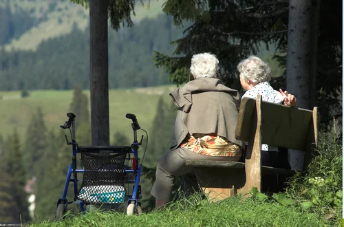 6200 złotych comiesięcznej premii dla seniorów! Wypłaty świadczenia w nowej formie już w styczniu 2025 roku