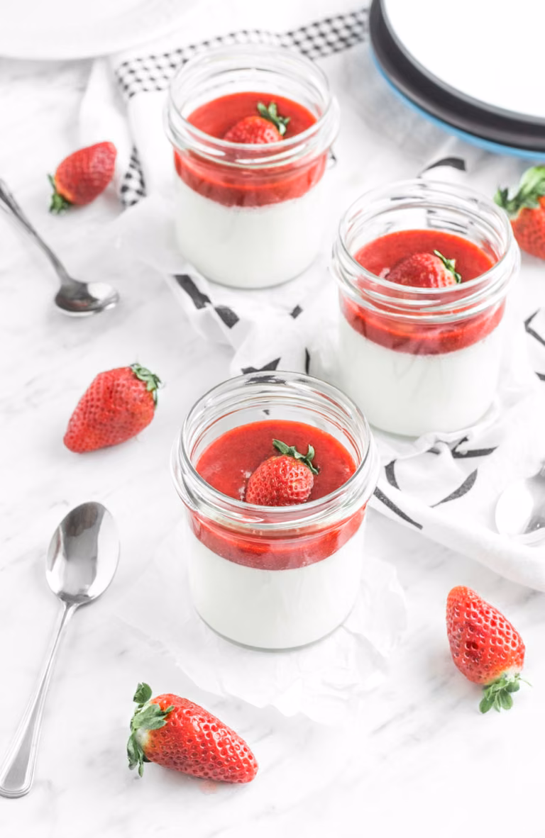 Panna cotta z truskawkami