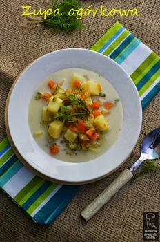 Zupa ogórkowa z ogórków małosolnych