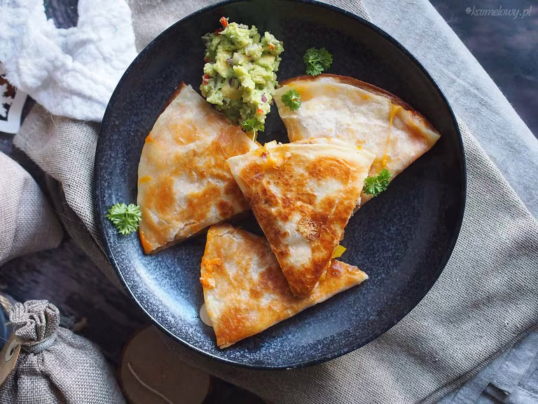 Quesadillas ze stekiem i papryką