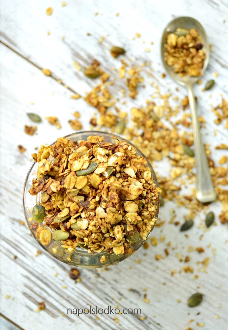 Dyniowa granola bez cukru