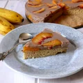 PROSTE CIASTO BISZKOPTOWE Z BRZOSKWINIAMI I BANANOWĄ GALARETKĄ