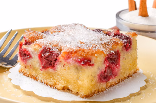 Upiecz najprostsze ciasto z czereśniami! Puszysty placek jak u babci