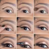 Make up w kolorach ziemi i połysku z nietypową kreską