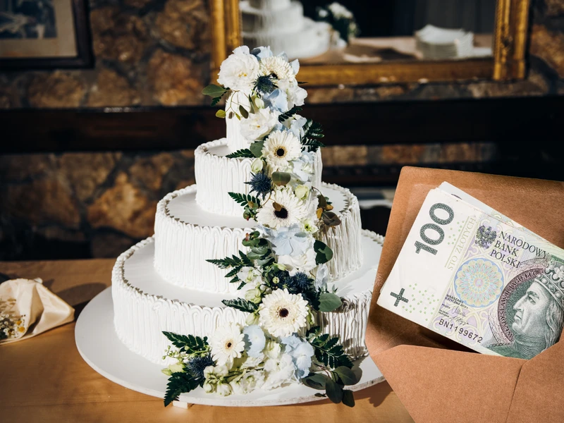 Ile kosztuje tort weselny w 2022 roku?