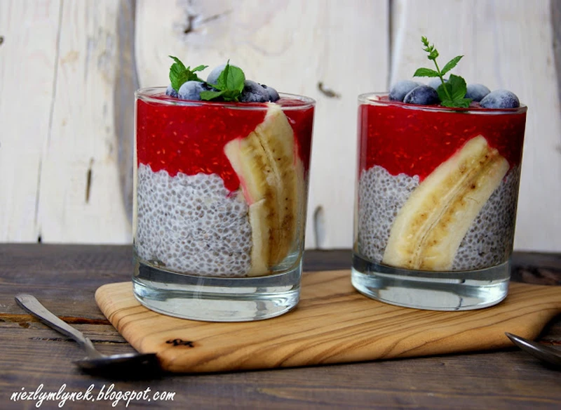 Pudding chia z malinami