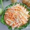 Surówka Coleslaw z kalarepą