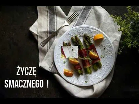 Szparagi zapiekane z szynką parmeńską