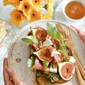 TOSTY NA ŚNIADANIE Z FIGĄ, SEREM PLEŚNIOWYM I PROSCIUTTO DI PARMA!