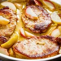 Kotlety wieprzowe z jabłkami w kremowym sosie! Wyjątkowe połączenie smaków i obiad w 30 minut!