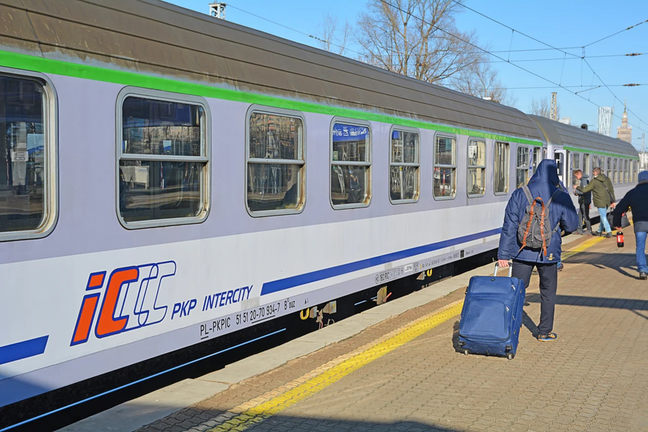 Zmiany w PKP. Jakie środki ochrony przed koronawirusem podjęto?