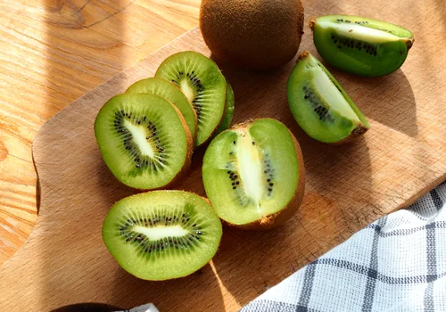 Zapomnij o cytrynie! Ten jeden owoc dziennie wystarczy, aby uzupełnić normę witaminy C!