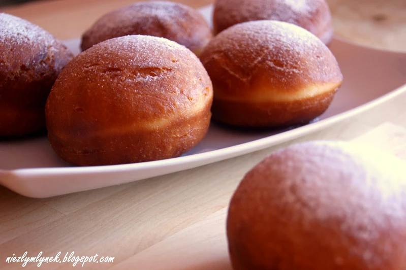 Najlepsze domowe pączki karnawałowe