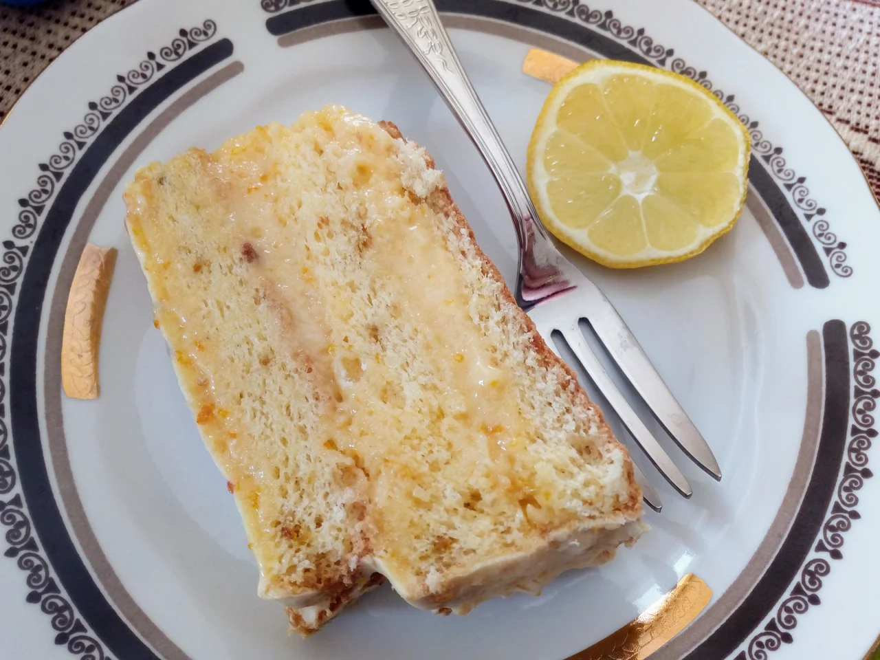 Złoty tort pomarańczowo-cytrynowy