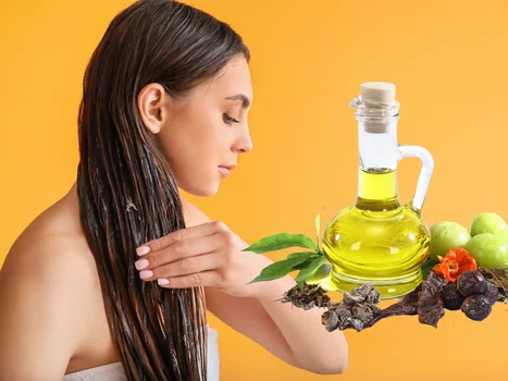 Dlaczego warto olejować włosy? Jakie oleje wybrać?
