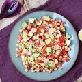 Sałatka z tuńczykiem,ciecierzycą i avocado