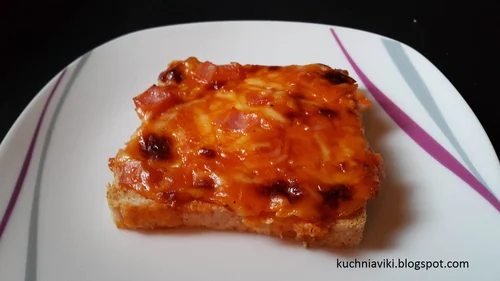 Zapiekanki z szynką i serem
