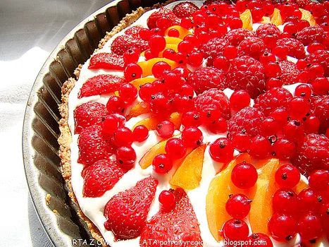 TARTA Z OWOCAMI LATA