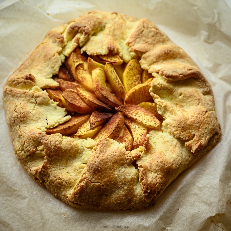 Tarta z jabłkami i brzoskwiniami