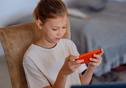 Social media tylko od 15. roku życia? Rewolucja w polskim prawie!