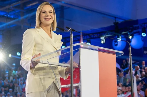 Co Polacy sądzą o Marcie Nawrockiej? Nowy raport mówi wszystko!