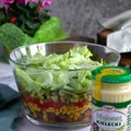 Wegańska sałatka warstwowa - a'la Gyros