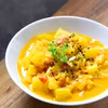Curry kokosowe z ziemniakami i selerem naciowym