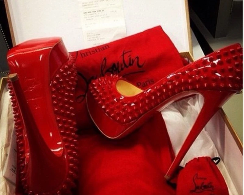 Czerwone, drapieżne szpilki od Louboutin