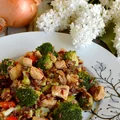 Risotto z czerwonym ryżem, indykiem i warzywami