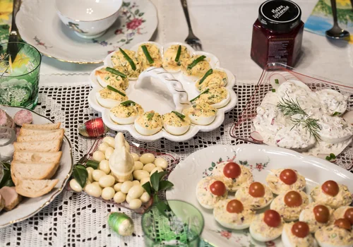 Tradycyjne potrawy wielkanocne - co zawsze pojawia się na polskim stole?