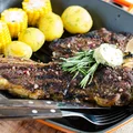 T-Bone Stek z masłem rozmarynowym