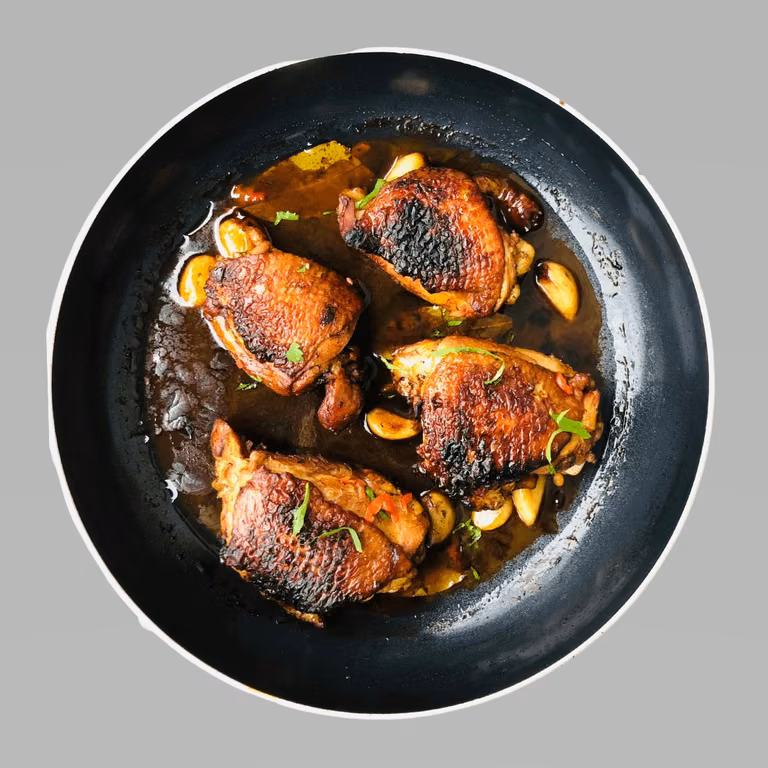 Kurczak adobo w delikatnym sosie