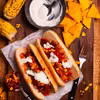 Hot dogi z sosem meksykańskim z kurczakiem