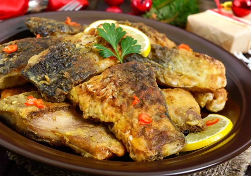 90% osób źle smaży karpia! Zobacz, czego NIE robić na wigilijnej patelni!